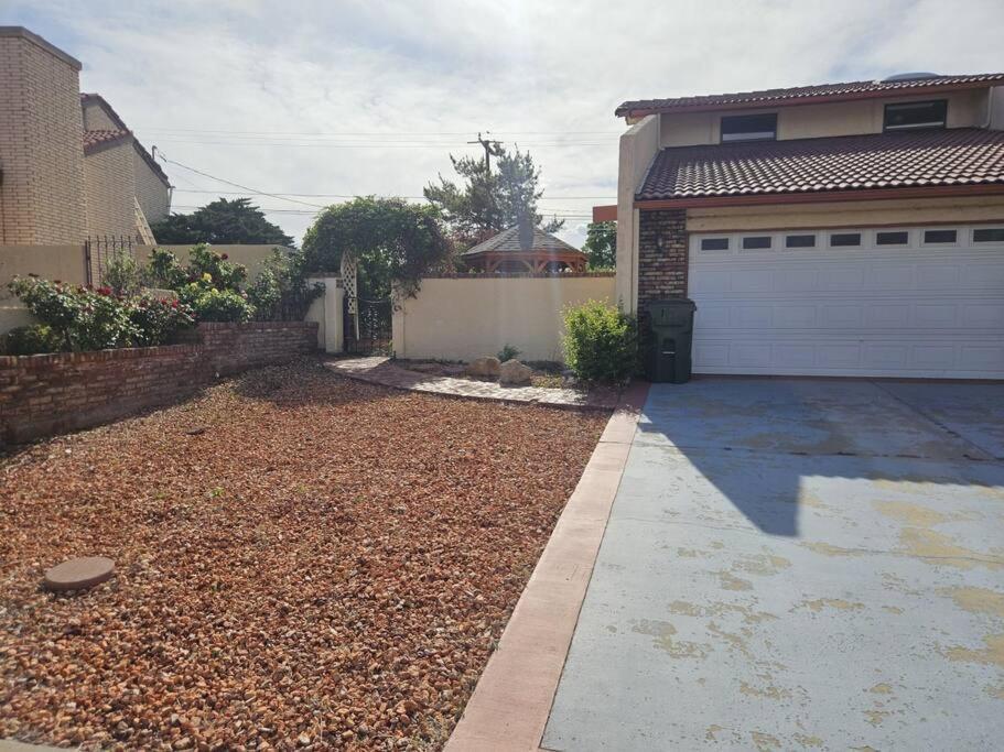 Cliff Views - Hot Tub - Sups - Boat Parking - Sleeps 16 Page