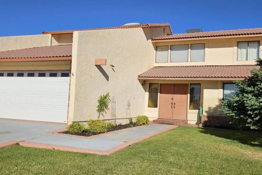 Cliff Views - Hot Tub - Sups - Boat Parking - Sleeps 16 Page