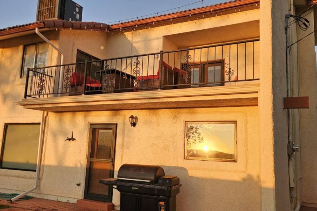 Cliff Views - Hot Tub - Sups - Boat Parking - Sleeps 16 Hébergement de vacances *