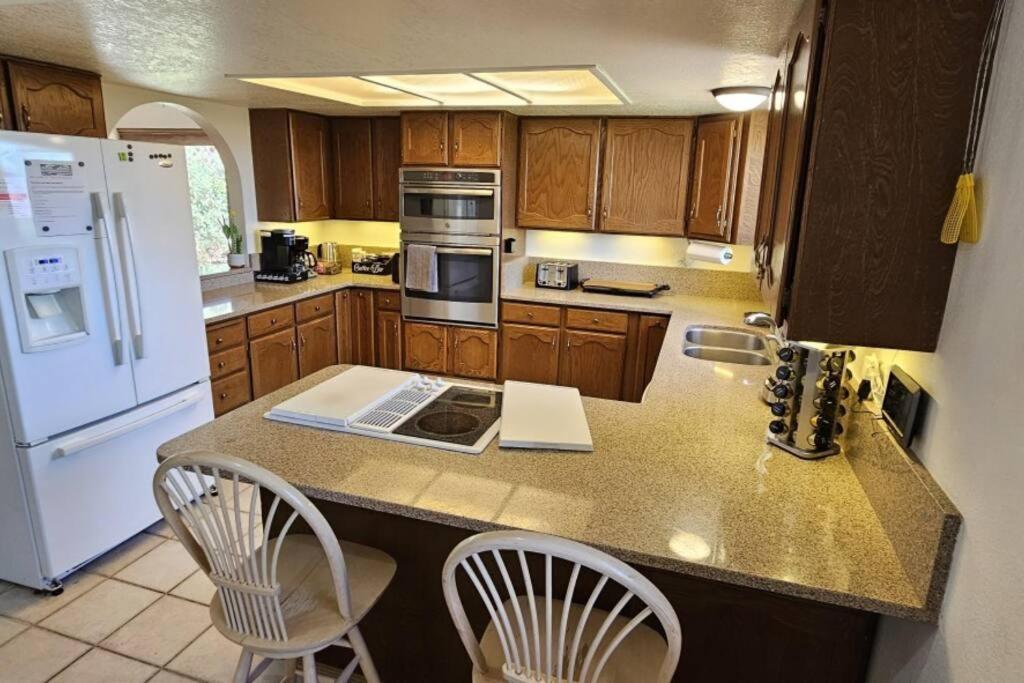 Cliff Views - Hot Tub - Sups - Boat Parking - Sleeps 16 Hébergement de vacances Page