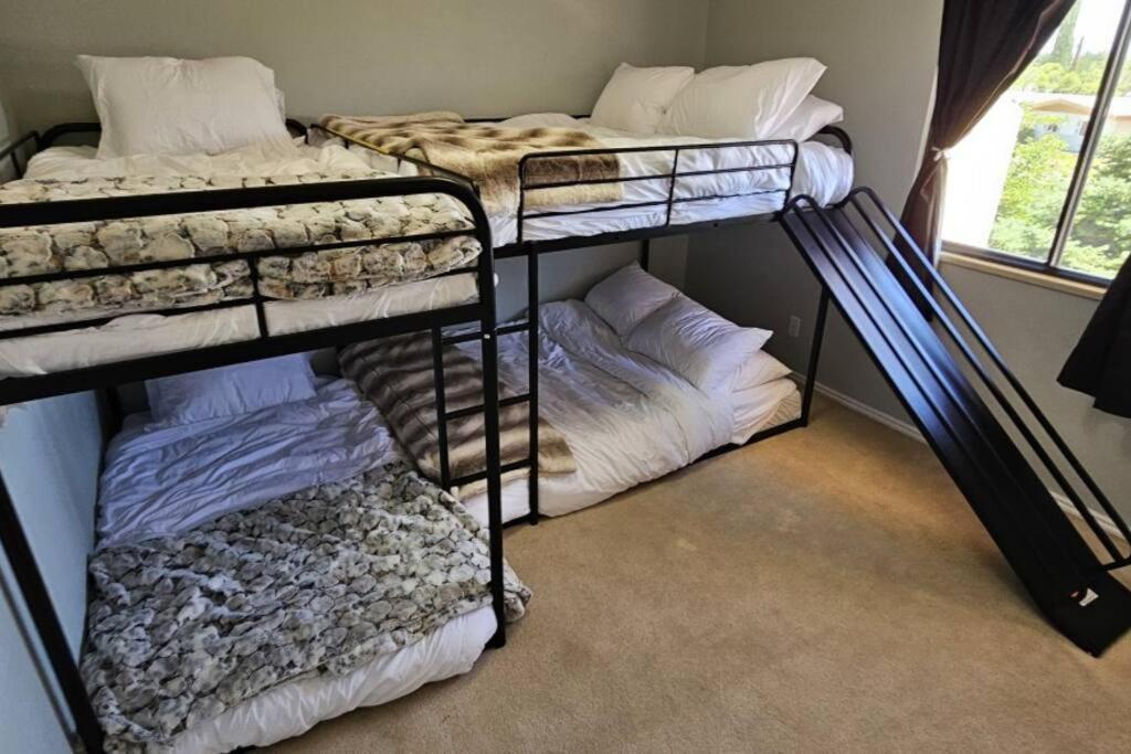 Hébergement de vacances Cliff Views - Hot Tub - Sups - Boat Parking - Sleeps 16 Page