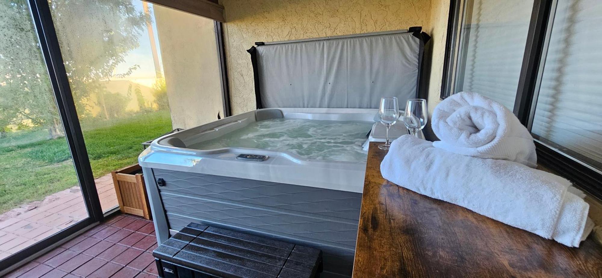Cliff Views - Hot Tub - Sups - Boat Parking - Sleeps 16 * Page
